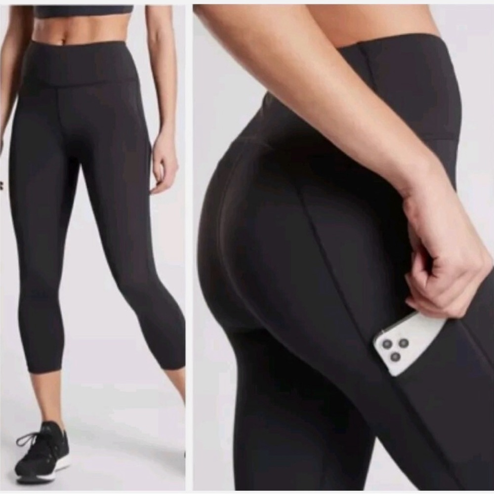 Athleta Ultimate Stash Pocket Capri leggings size S / small in black